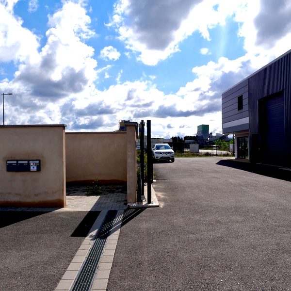 Bureaux et entrepôt de l'entreprise Loralco